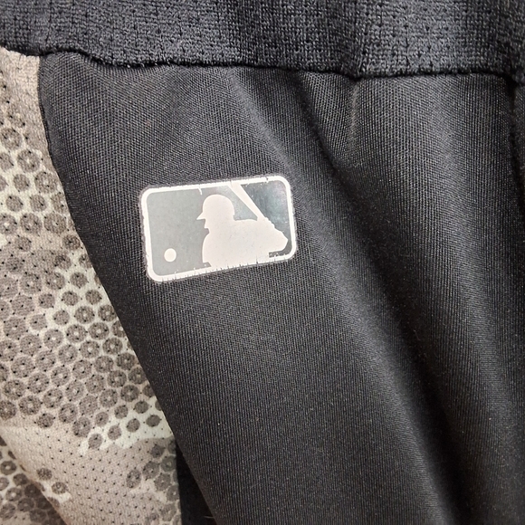 Nike Dri-FIT Authentic Performance Apparel - Picture 10 of 14